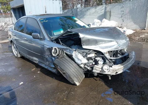 2004 BMW 330I z USA, uszkodzony, nr VIN WBAEV53454KM33629